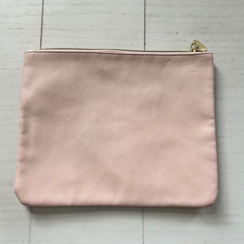 Betsey Johnson Pink Faux Leather‎ Zippered Pouch Clutch Bag XOX Heart